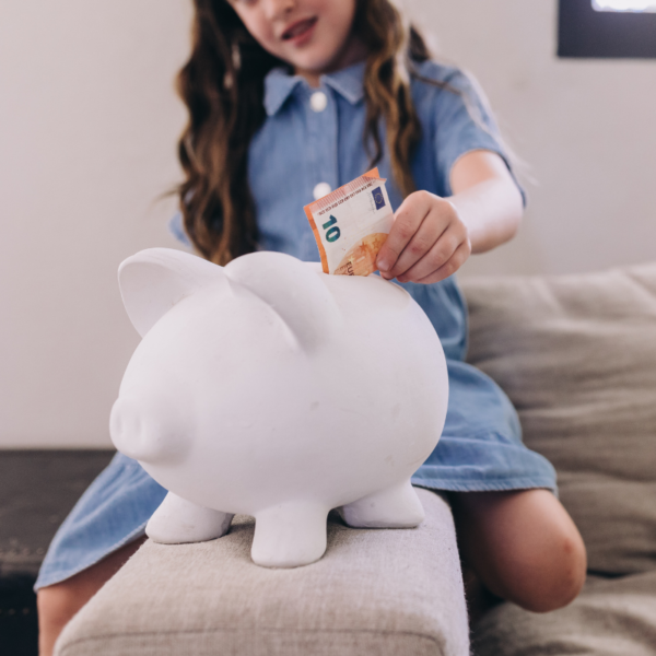Un-regalo-che-cresce-insieme-al-futuro-600x600 Perché un piano di accumulo è importante per i tuoi figli